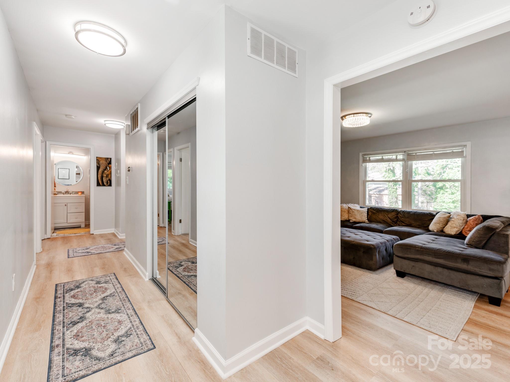 6310 Welford Road Charlotte, NC 28211 - Photo 4 of 28