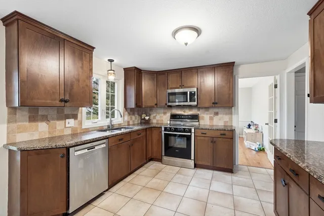 $664,900 | 27 Eastwood Drive, Wilbraham, MA 01095