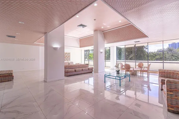 $1,950 | 500 Three Islands Boulevard, Unit 222, Hallandale Beach, FL 33009