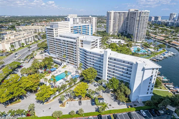 $1,950 | 500 Three Islands Boulevard, Unit 222, Hallandale Beach, FL 33009