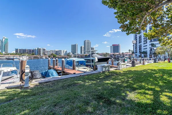 $1,950 | 500 Three Islands Boulevard, Unit 222, Hallandale Beach, FL 33009