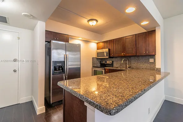 $1,950 | 500 Three Islands Boulevard, Unit 222, Hallandale Beach, FL 33009