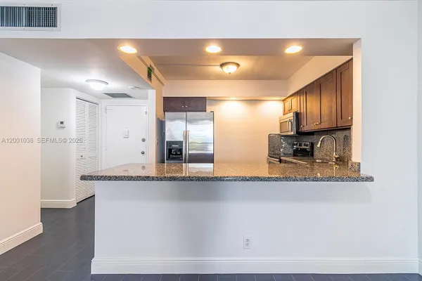 $1,950 | 500 Three Islands Boulevard, Unit 222, Hallandale Beach, FL 33009