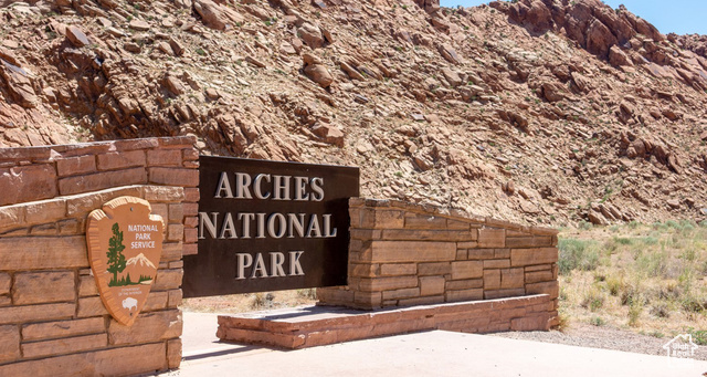 2331 Mesa Road, Unit E3 Moab, UT 84532 - Photo 62 of 71 View of community sign