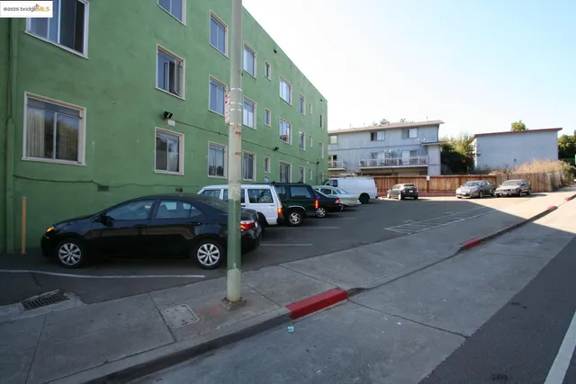 $2,825,000 | 1458 East 33rd Street, Oakland, CA 94602