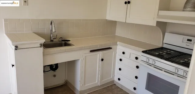 $2,825,000 | 1458 East 33rd Street, Oakland, CA 94602