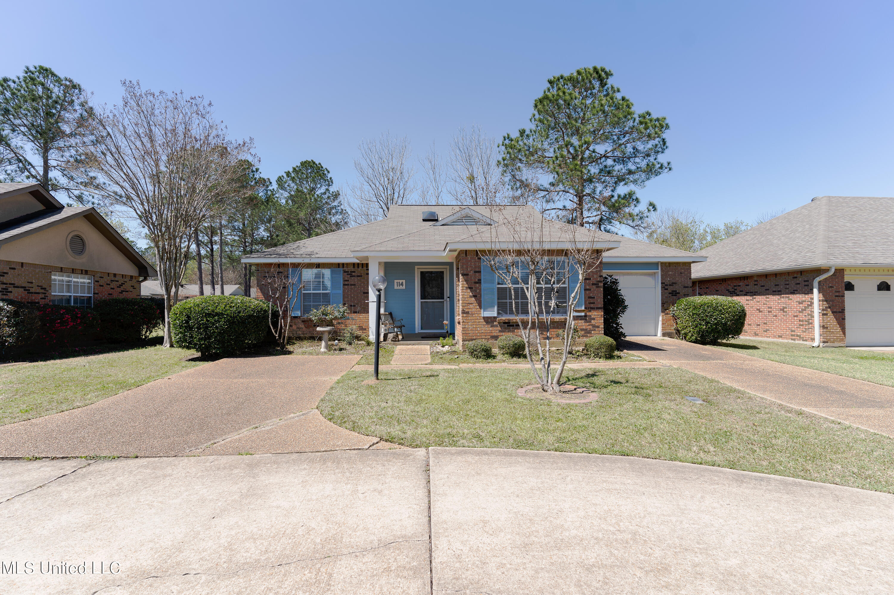 114 Villa Way Clinton, MS 39056 - Photo 1 of 43 1 - Front