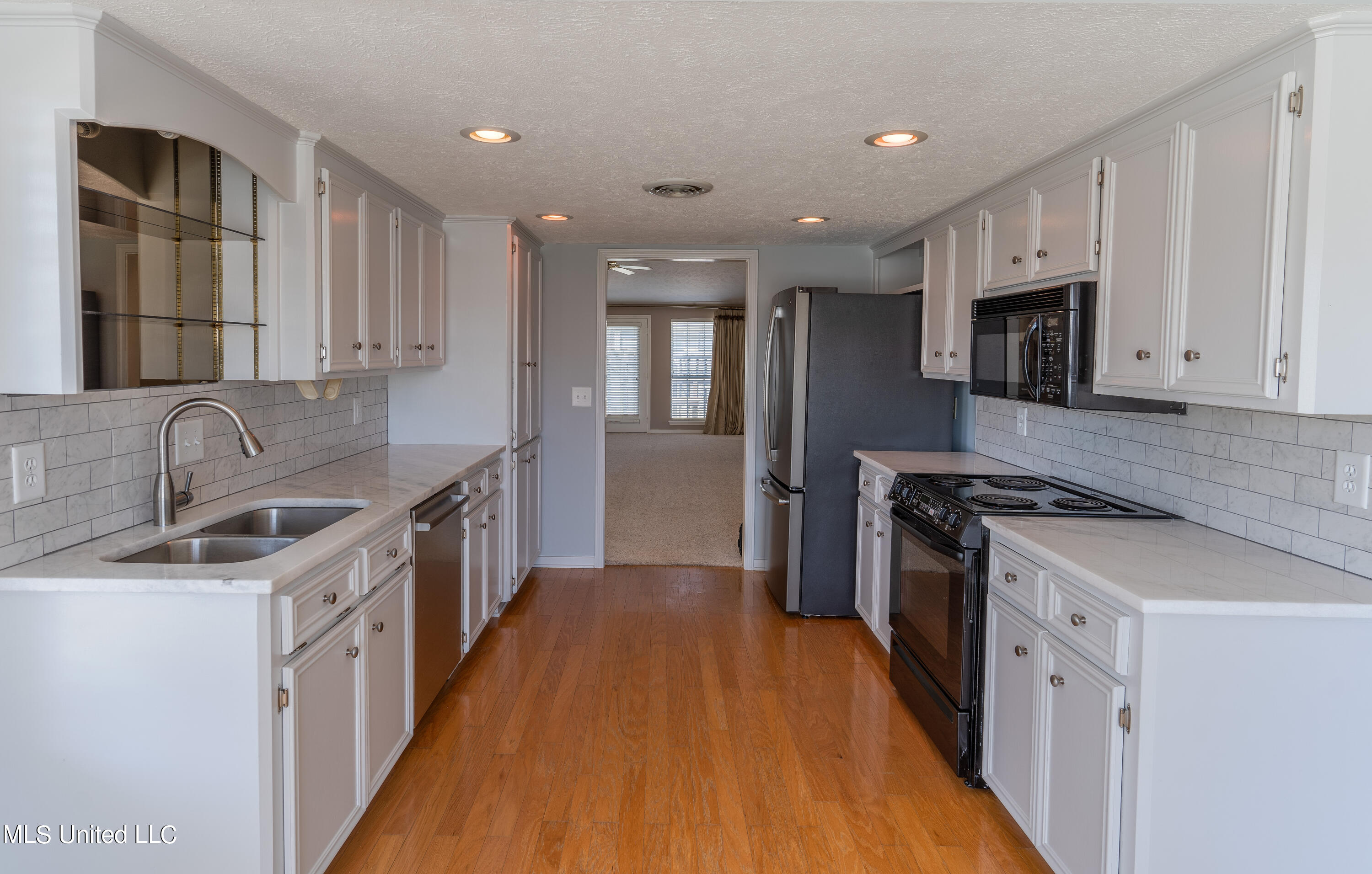 114 Villa Way Clinton, MS 39056 - Photo 11 of 43 11 - Kitchen