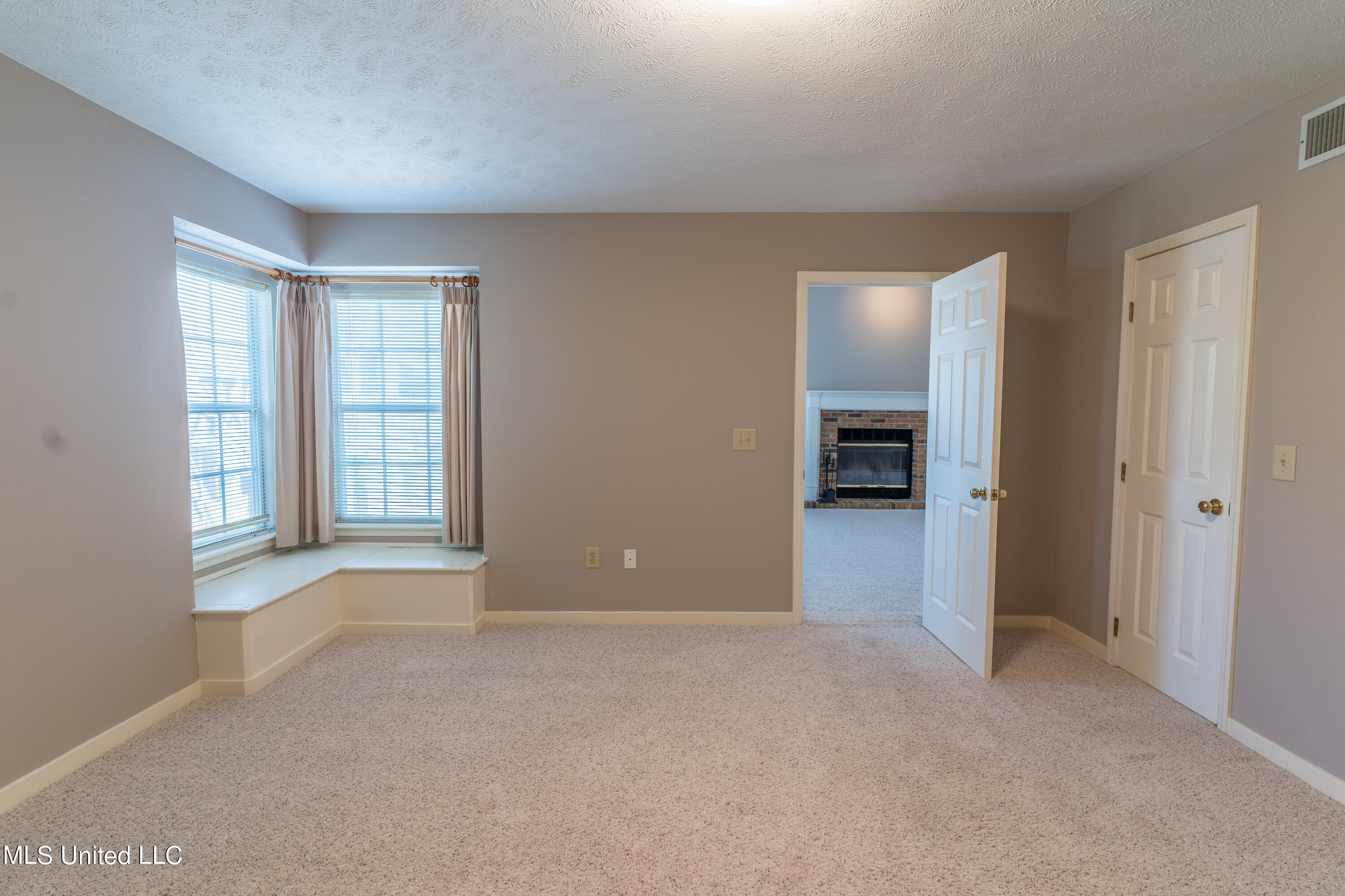 114 Villa Way Clinton, MS 39056 - Photo 20 of 43 20 - Primary Bedroom
