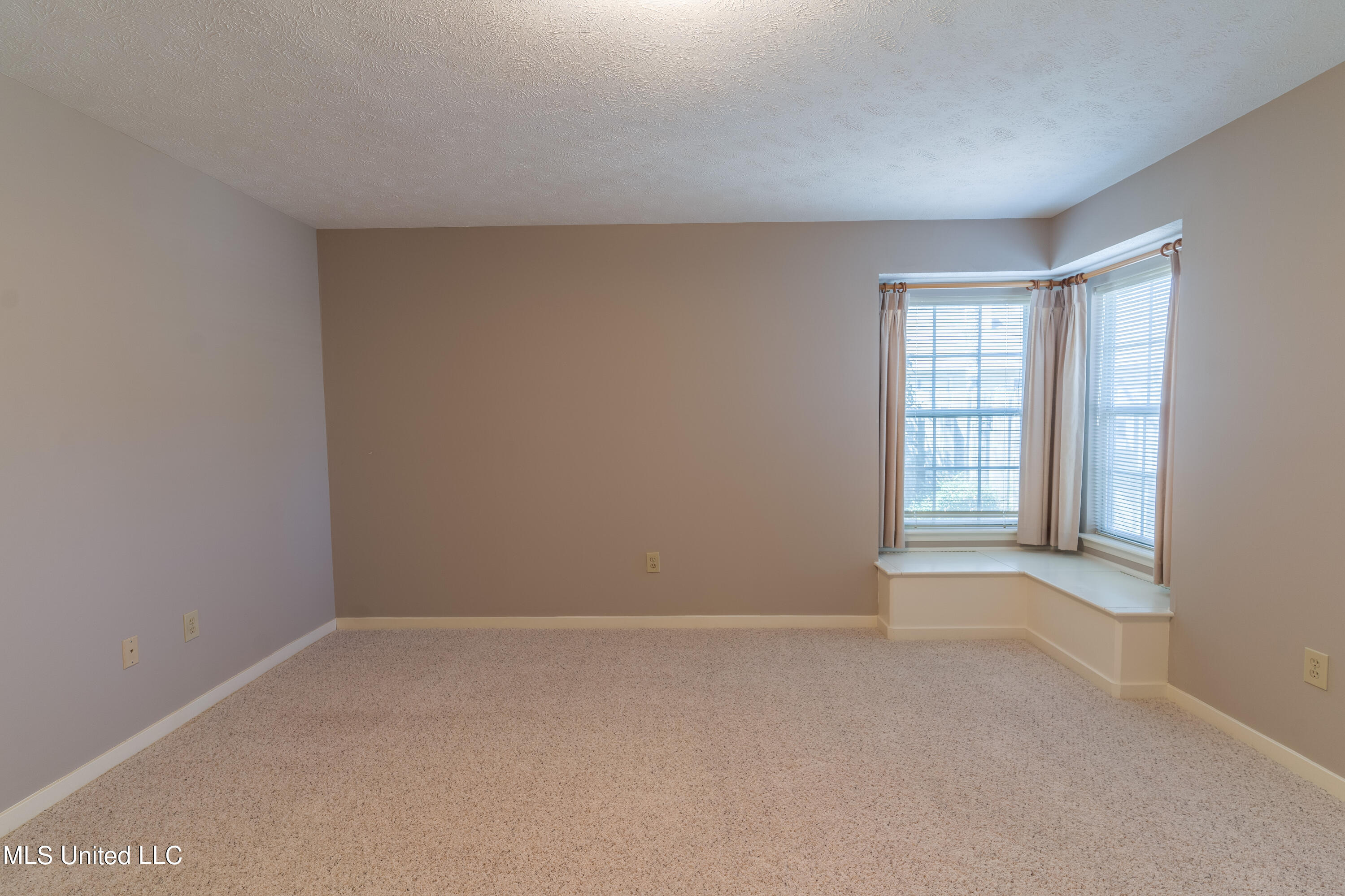 114 Villa Way Clinton, MS 39056 - Photo 21 of 43 21 - Primary Bedroom