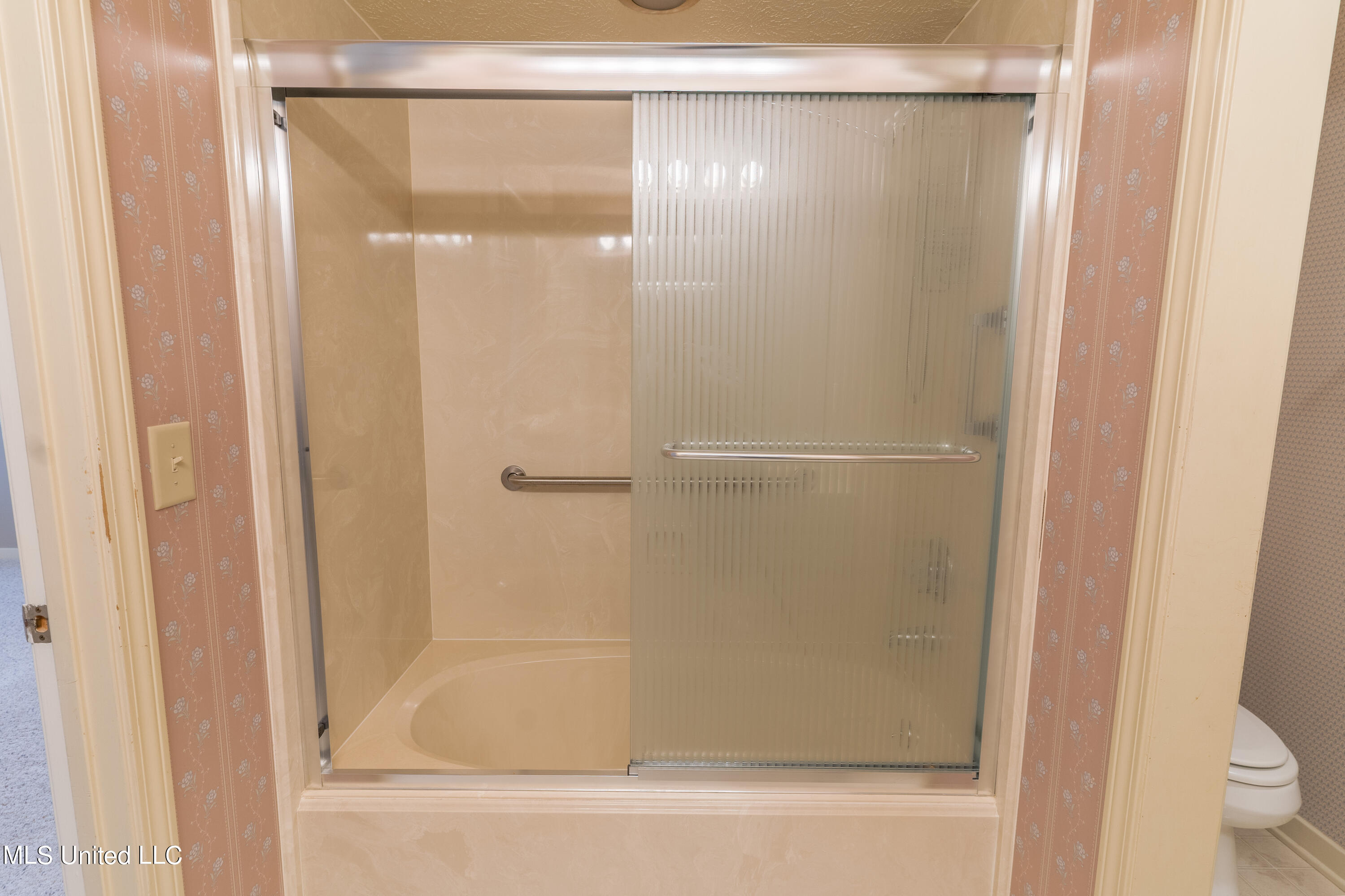 114 Villa Way Clinton, MS 39056 - Photo 24 of 43 24 - Primary Bathroom