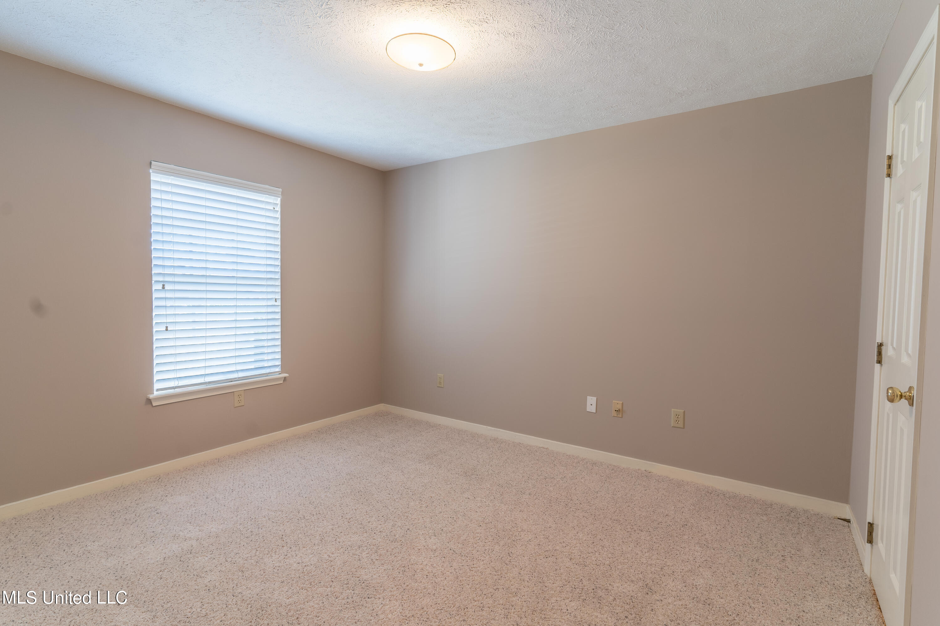 114 Villa Way Clinton, MS 39056 - Photo 26 of 43 26 - Secondary Bedroom
