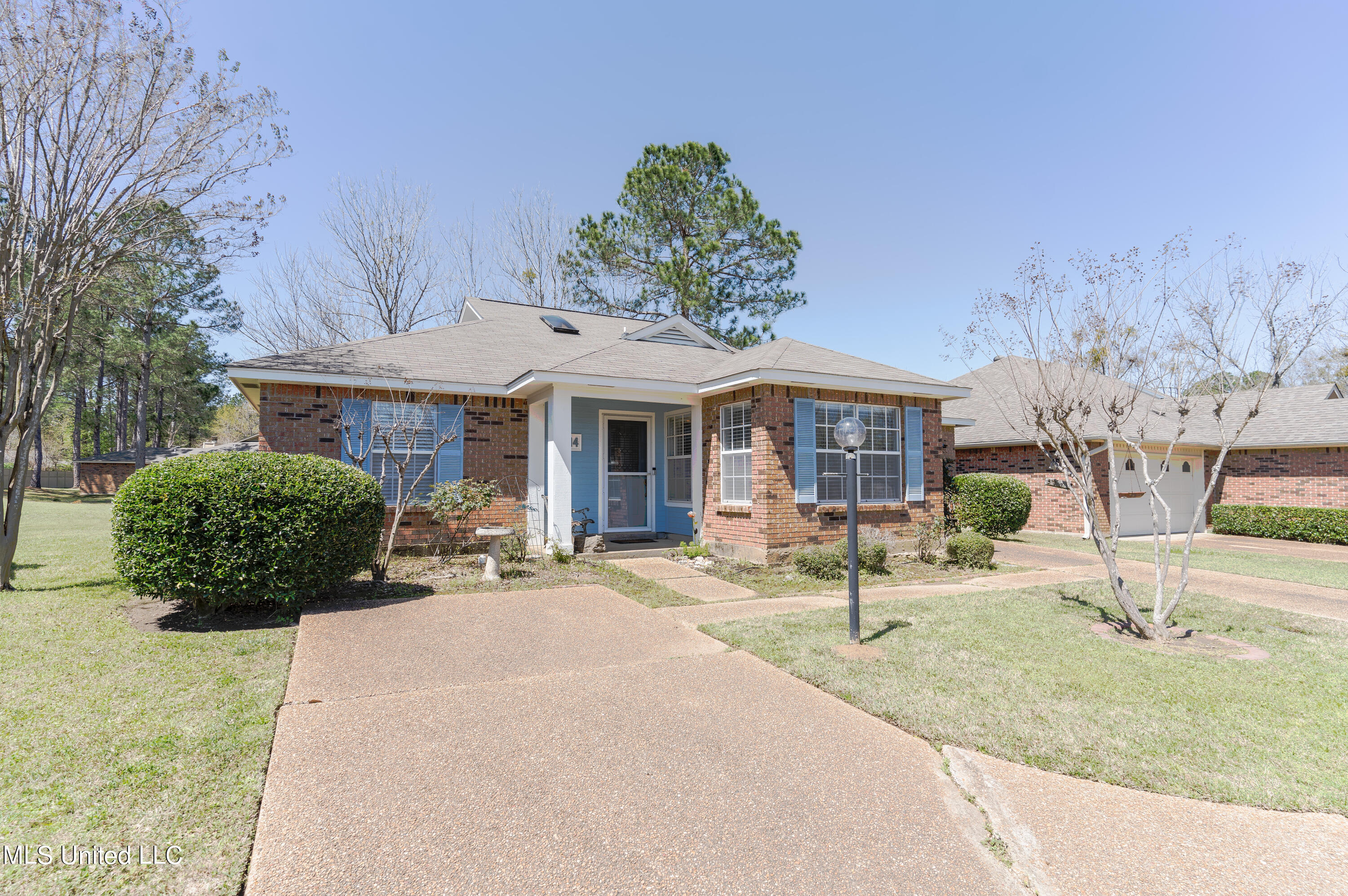 114 Villa Way Clinton, MS 39056 - Photo 3 of 43 3 - Front