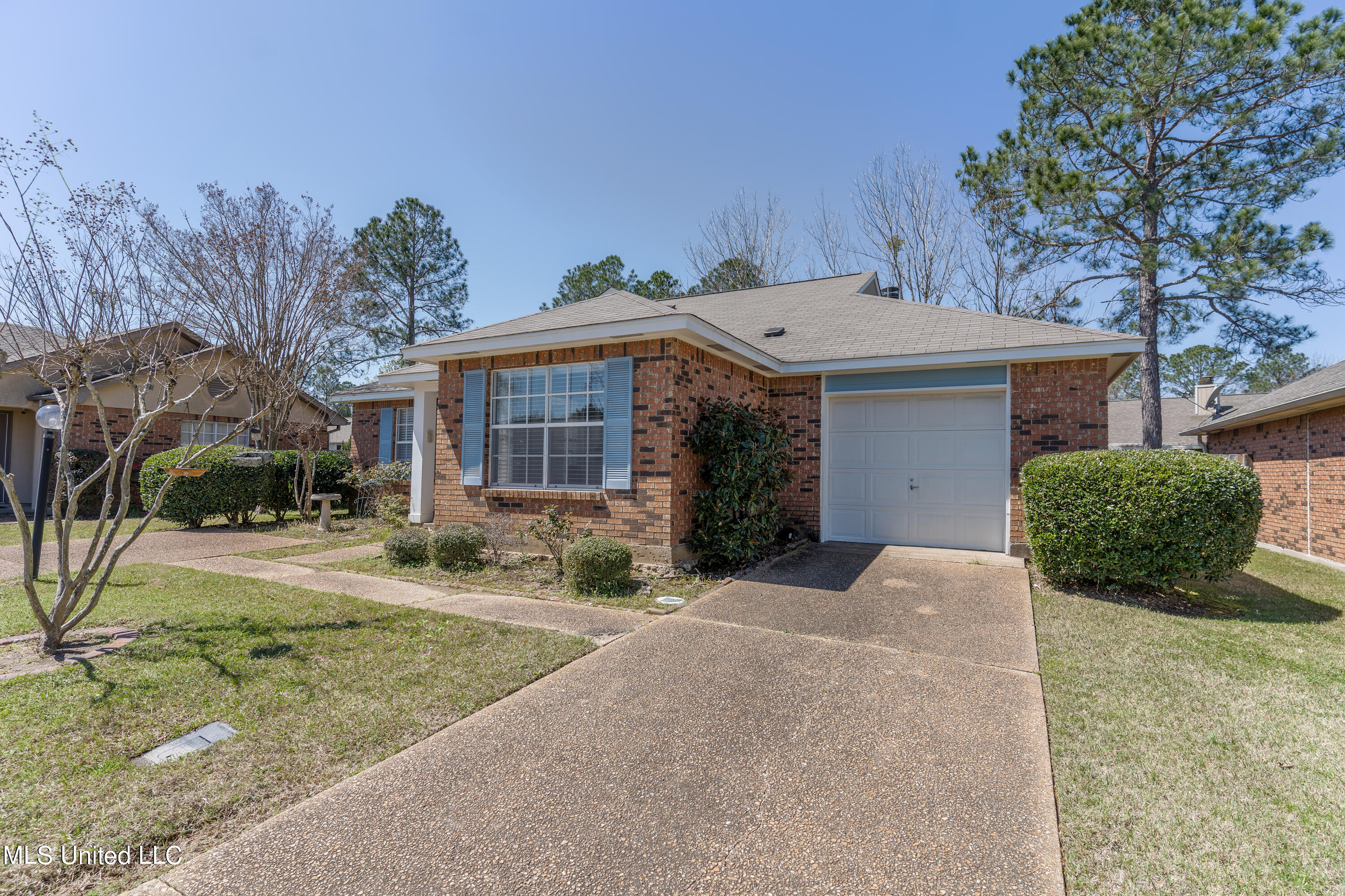 114 Villa Way Clinton, MS 39056 - Photo 5 of 43 5 - Front