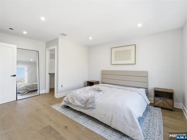 $999,000 | 138-140 Weigands Lane, Unit 1, Secaucus, NJ 07094