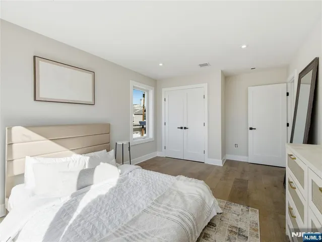 $999,000 | 138-140 Weigands Lane, Unit 1, Secaucus, NJ 07094