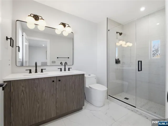 $999,000 | 138-140 Weigands Lane, Unit 1, Secaucus, NJ 07094