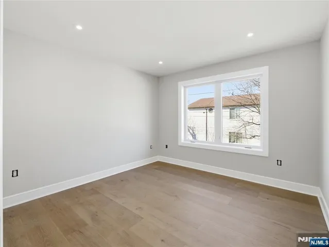 $999,000 | 138-140 Weigands Lane, Unit 1, Secaucus, NJ 07094