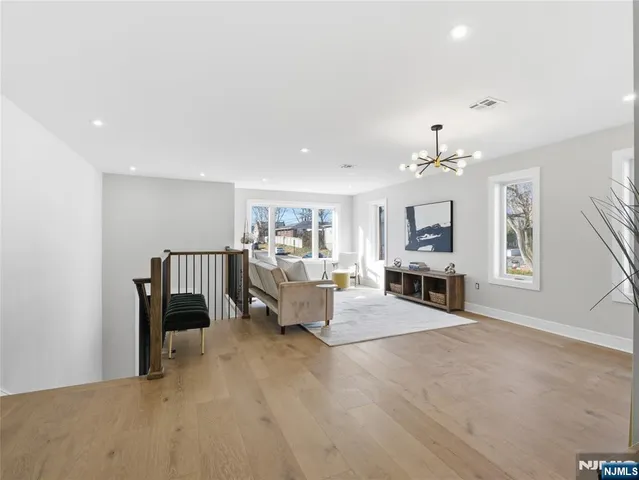 $999,000 | 138-140 Weigands Lane, Unit 1, Secaucus, NJ 07094