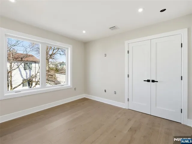 $999,000 | 138-140 Weigands Lane, Unit 1, Secaucus, NJ 07094