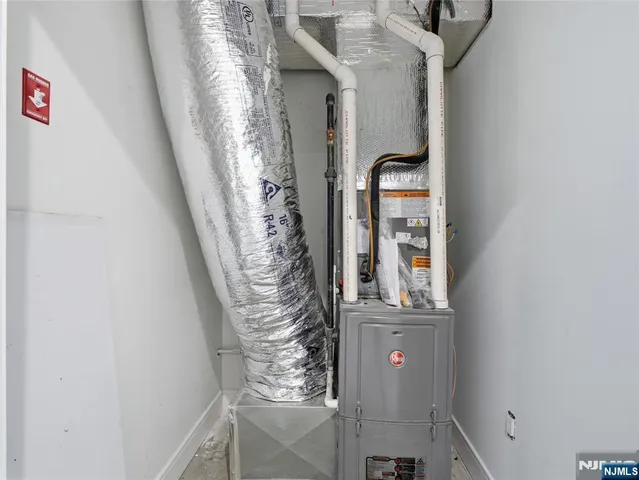 $999,000 | 138-140 Weigands Lane, Unit 1, Secaucus, NJ 07094