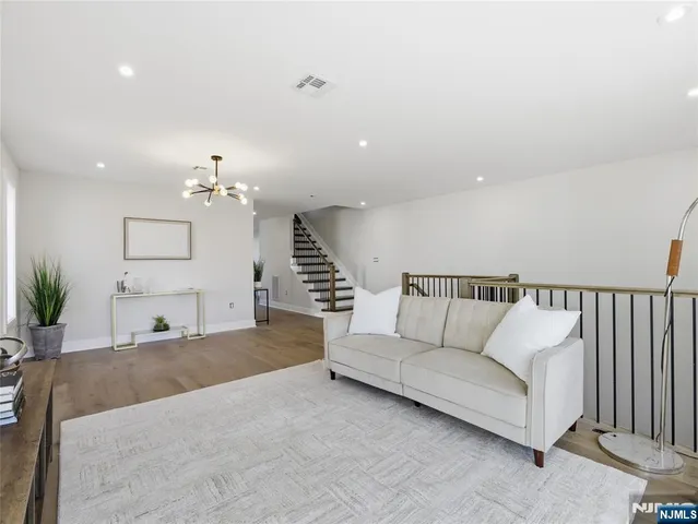 $999,000 | 138-140 Weigands Lane, Unit 1, Secaucus, NJ 07094