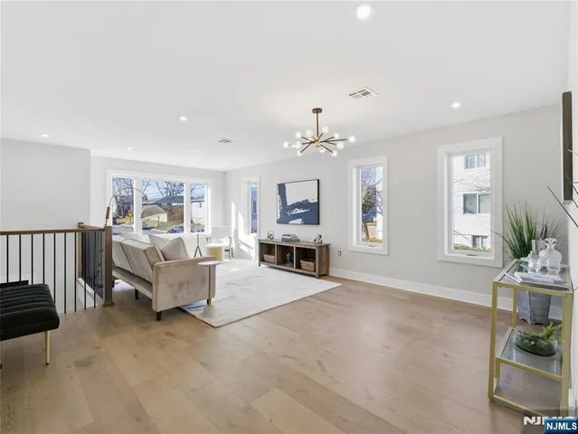 $999,000 | 138-140 Weigands Lane, Unit 1, Secaucus, NJ 07094