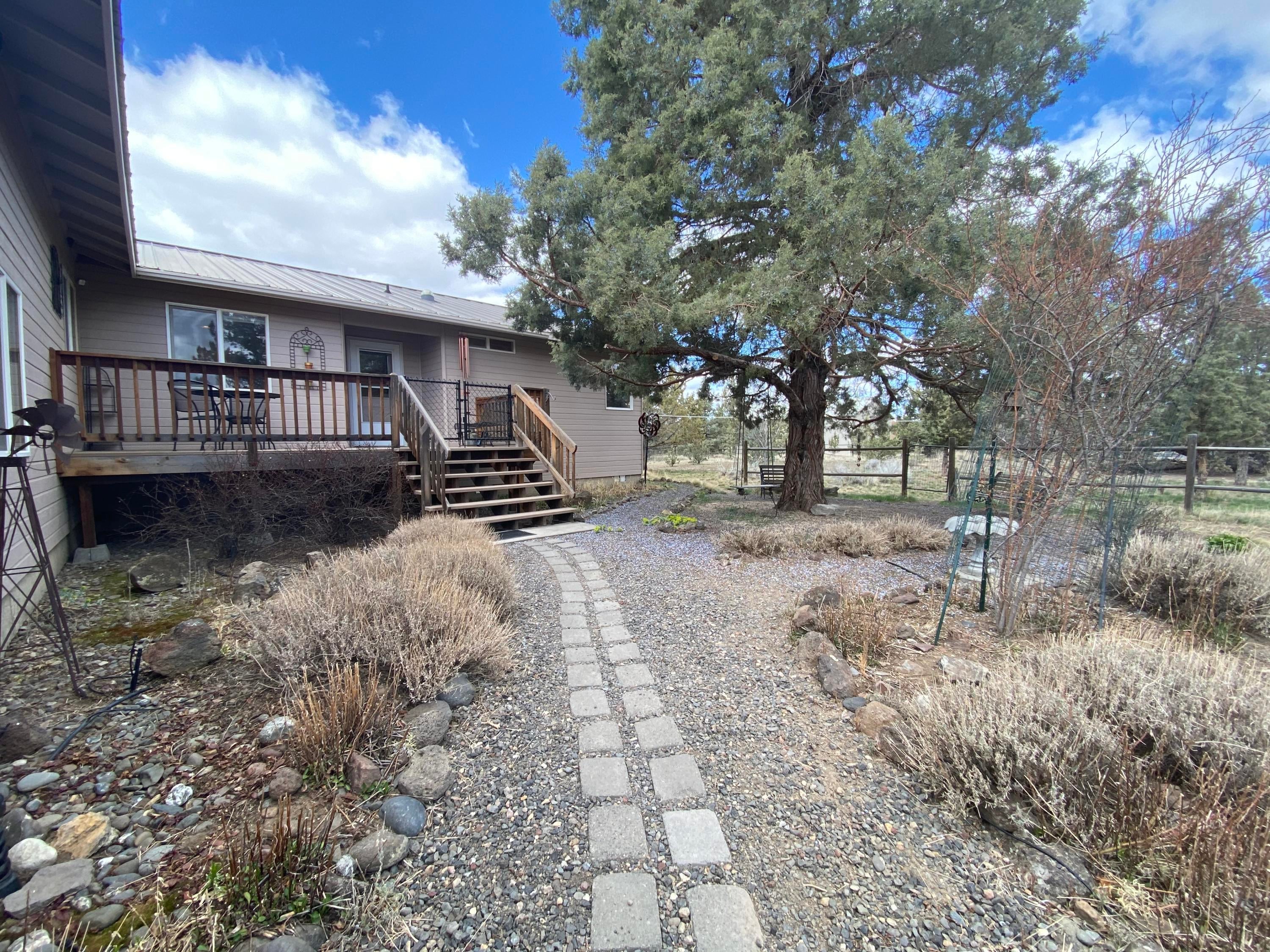 13898 Southwest Ridge Place Terrebonne, OR 97760 - Photo 2 of 38 Front