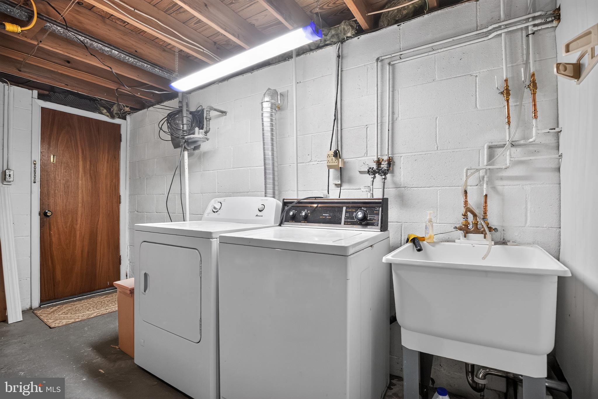 26 Glenwood Road Lumberton, NJ 08048 - Photo 33 of 37 Bright and functional laundry space.