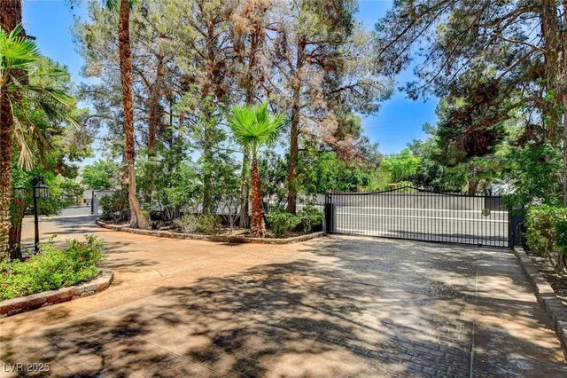 $1,998,000 | 5260 North Jones Boulevard, Las Vegas, NV 89130