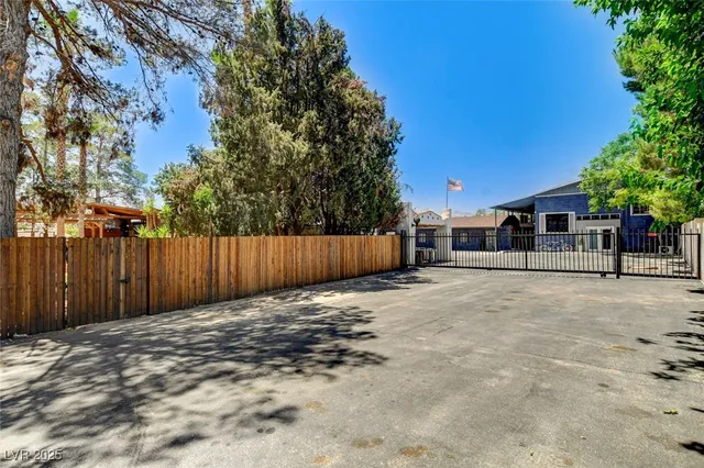 $1,998,000 | 5260 North Jones Boulevard, Las Vegas, NV 89130