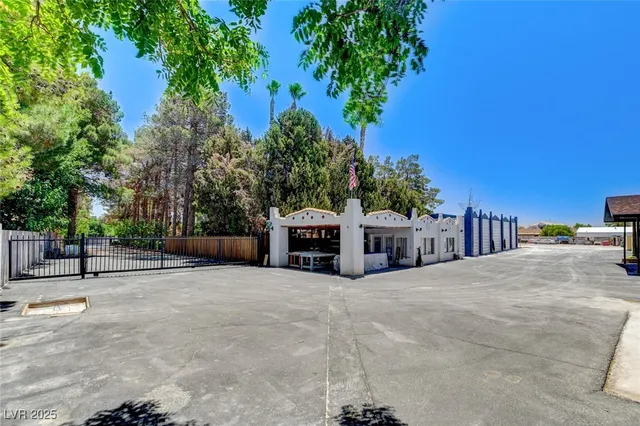 $1,998,000 | 5260 North Jones Boulevard, Las Vegas, NV 89130