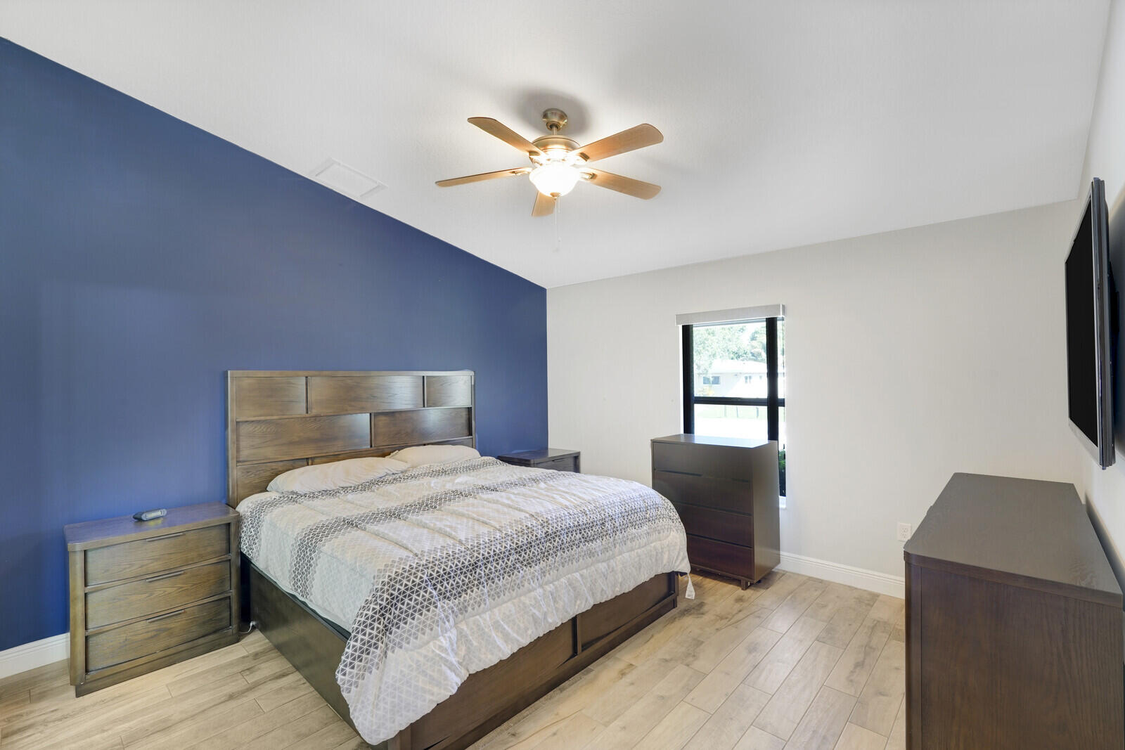 61 West Mango Road Lake Worth, FL 33467 - Photo 9 of 17 21_image_21_mls