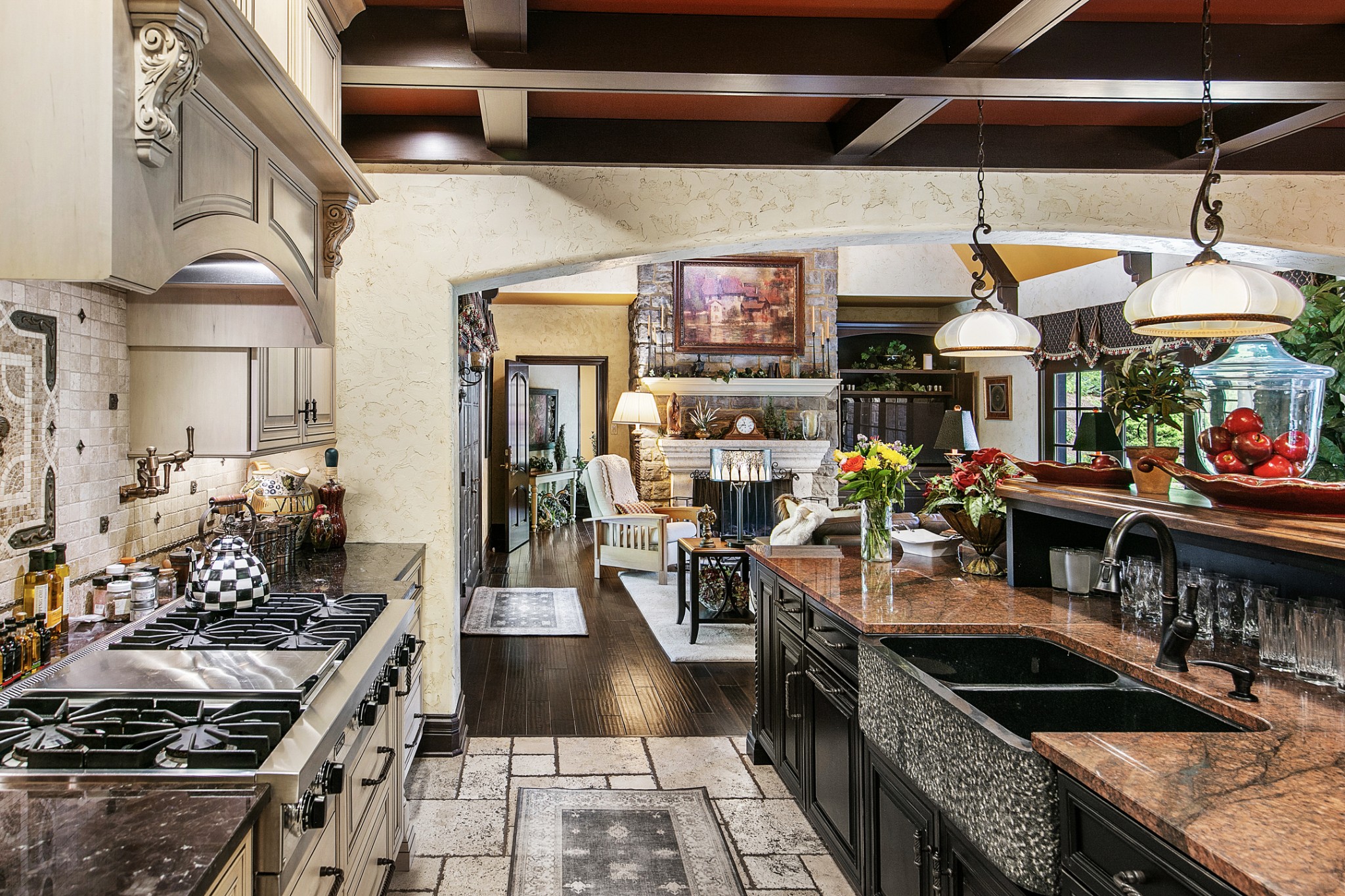 255 Villa Segrata North Ridge Road Sevierville, TN 37876 - Photo 30 of 78 a kitchen with lots of counter top space