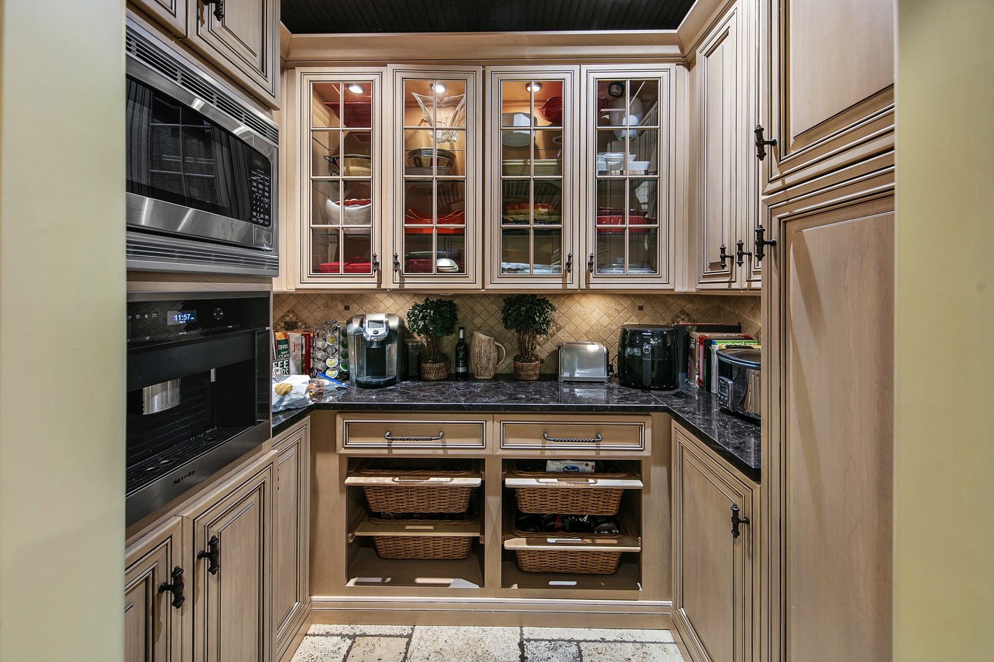 255 Villa Segrata North Ridge Road Sevierville, TN 37876 - Photo 32 of 78 a kitchen with a refrigerator and a stove