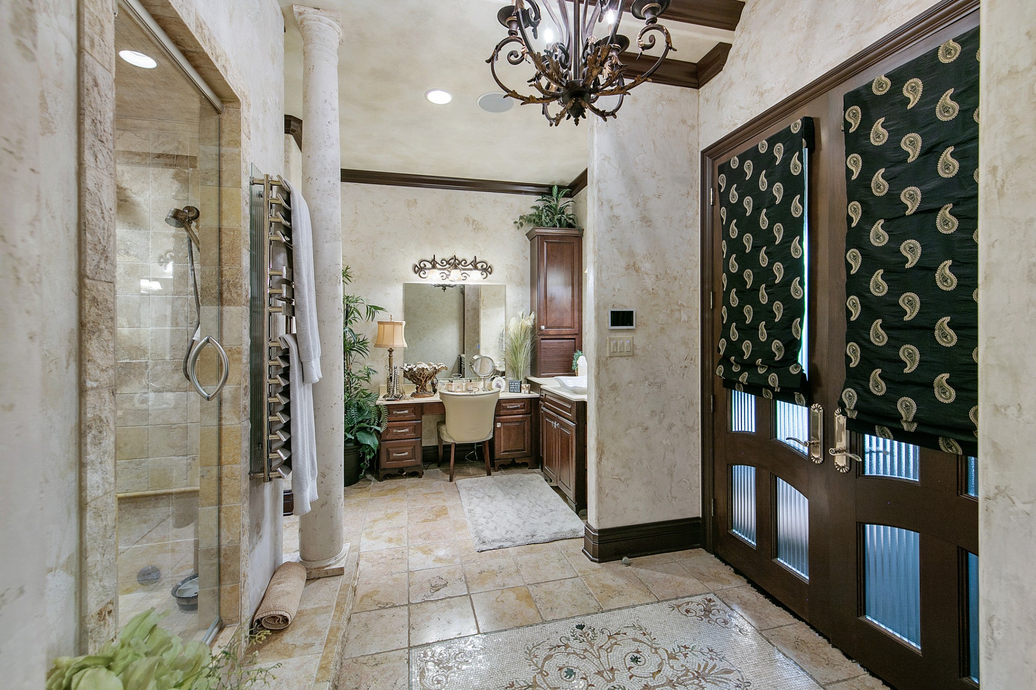 255 Villa Segrata North Ridge Road Sevierville, TN 37876 - Photo 44 of 78 a view of a hallway with a chandelier and living room