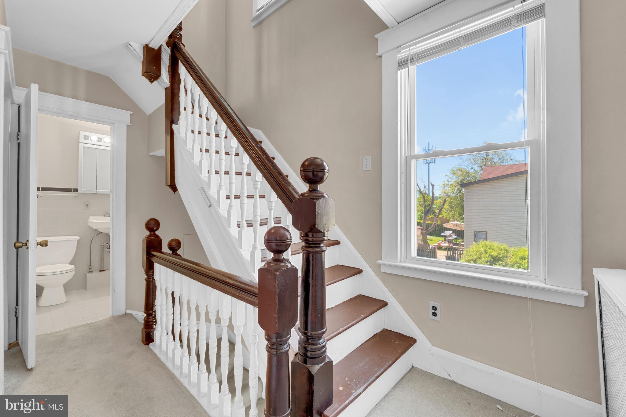 1008 Haverhill Road Baltimore, MD 21229 - Photo 17 of 29 Awesome banister