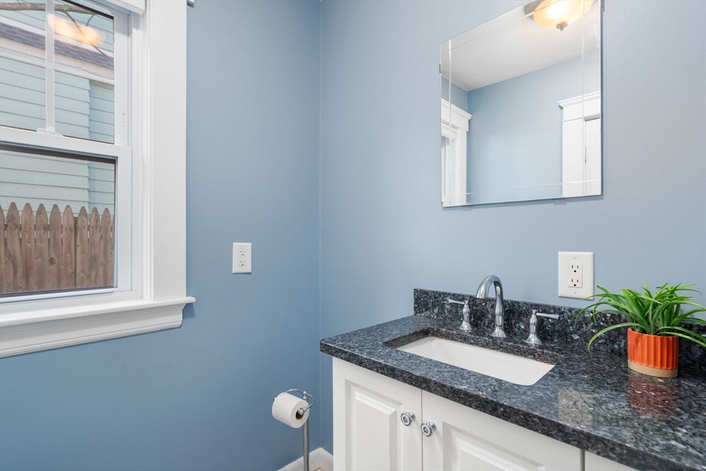 35 Boardman Street Worcester, MA 01606 - Photo 13 of 25