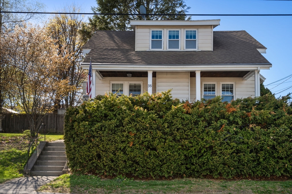 35 Boardman Street Worcester, MA 01606 - Photo 2 of 25