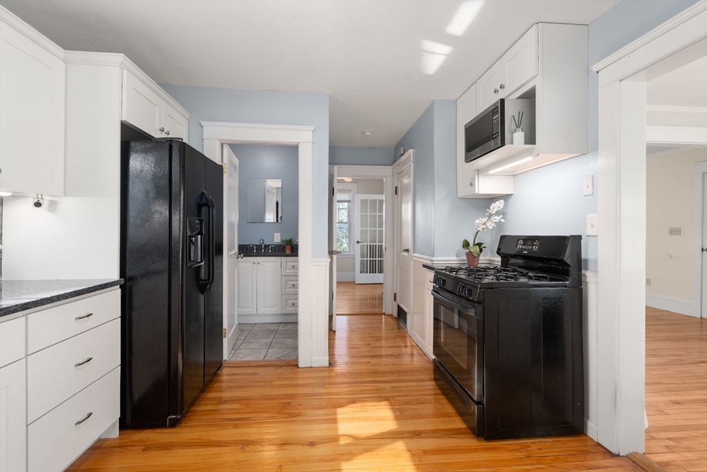 35 Boardman Street Worcester, MA 01606 - Photo 4 of 25