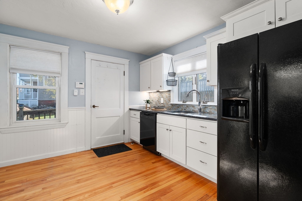 35 Boardman Street Worcester, MA 01606 - Photo 6 of 25