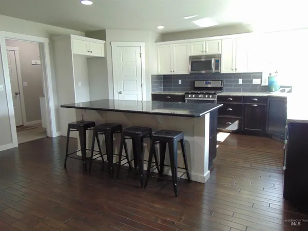 $524,900 | 983 South Street, Vale, OR 97918