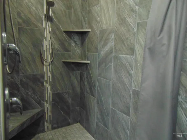 $524,900 | 983 South Street, Vale, OR 97918