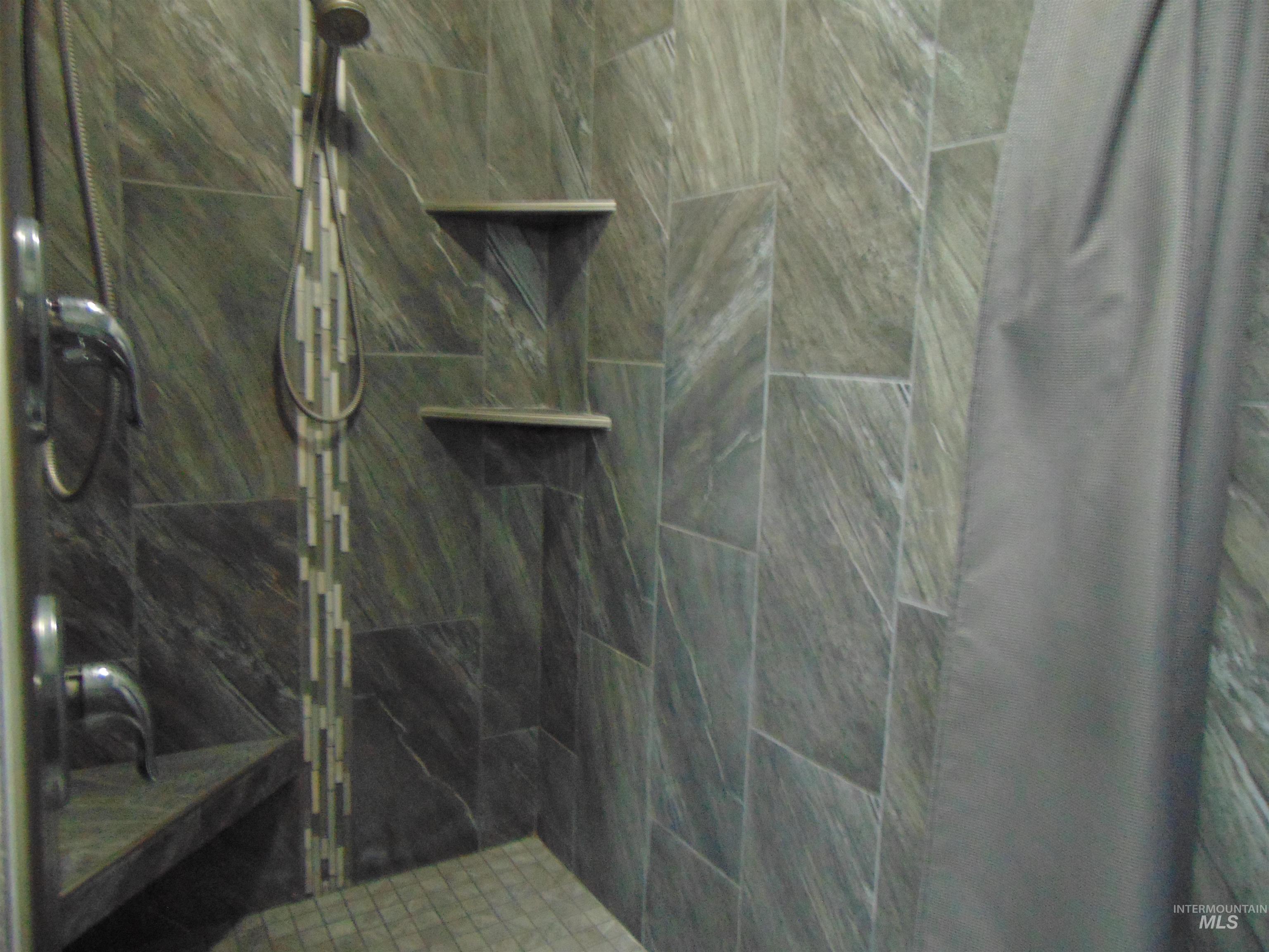 983 South Street Vale, OR 97918 - Photo 22 of 36 Bathroom featuring a shower stall