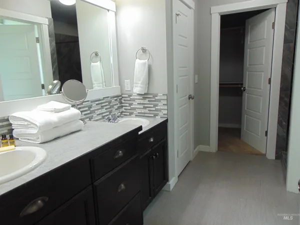 $524,900 | 983 South Street, Vale, OR 97918