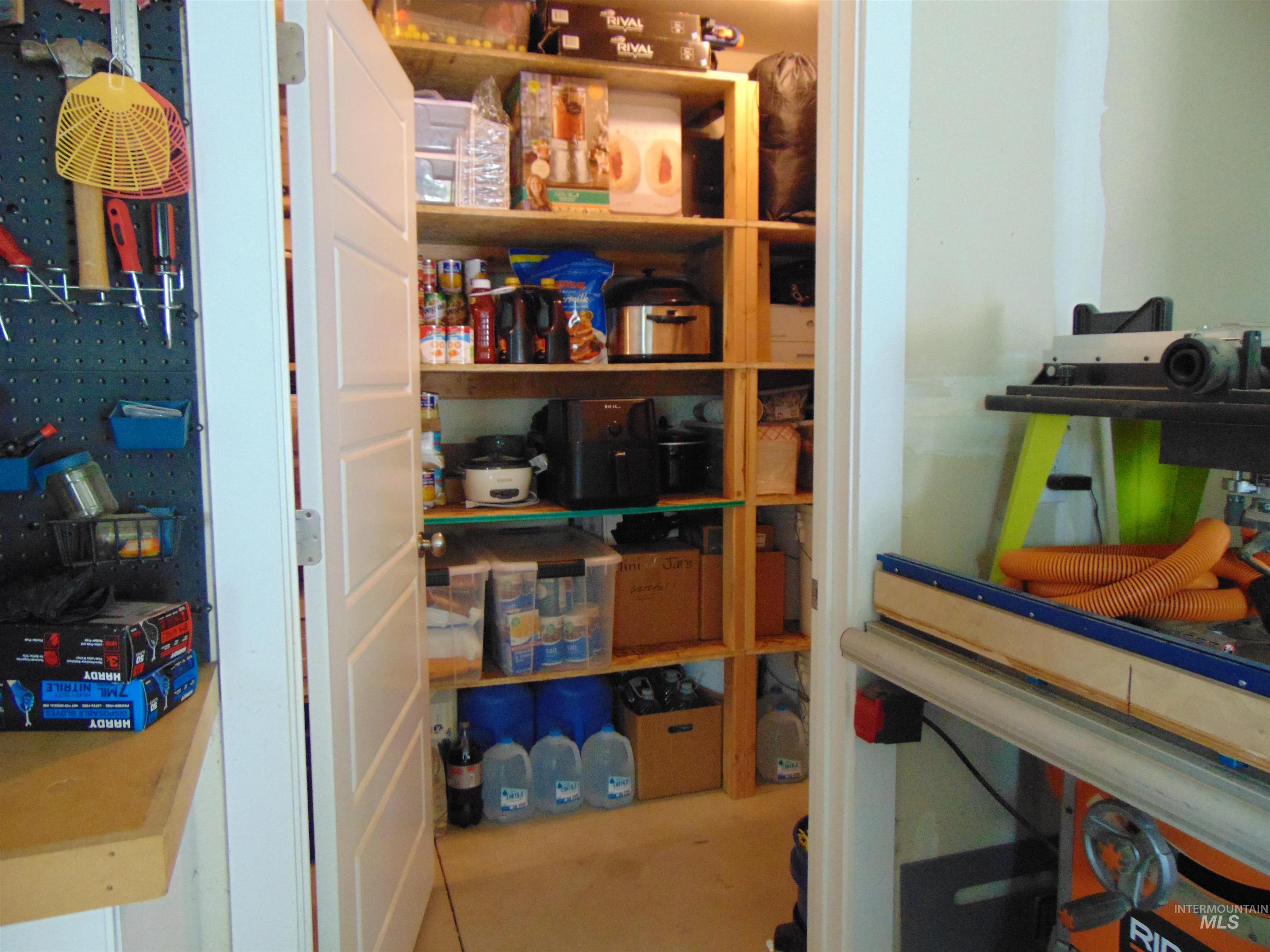 983 South Street Vale, OR 97918 - Photo 32 of 36 View of pantry