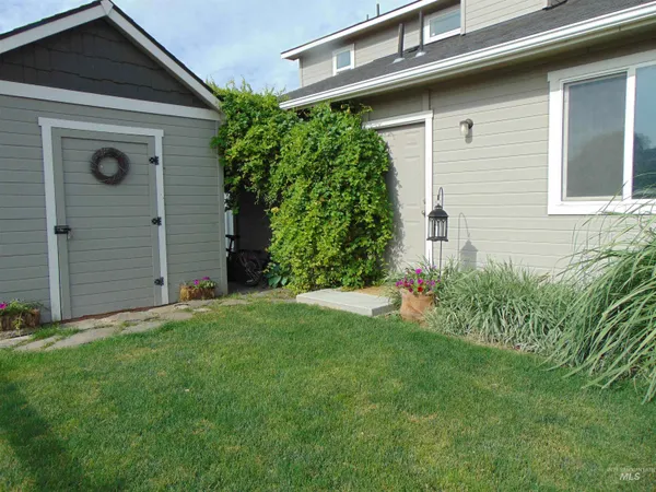 $524,900 | 983 South Street, Vale, OR 97918