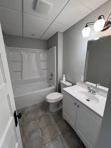 $2,600 | 118 Riddle Street, Unit 2, Manchester, NH 03102