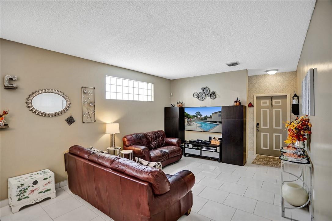 4000 Tree Top Road Hollywood, FL 33026 - Photo 10 of 28 Photo 10