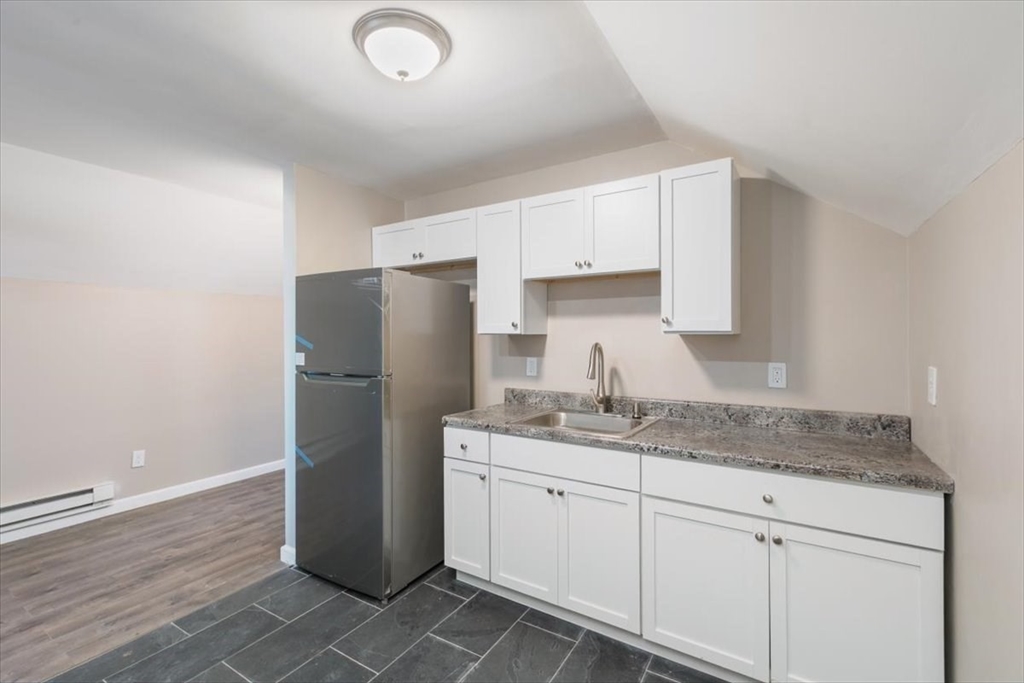33 Garfield Street Lawrence, MA 01843 - Photo 3 of 22